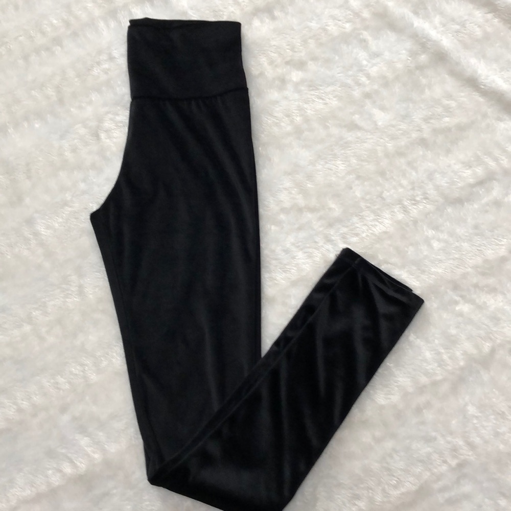 🖤Super Soft Jet Black Velvet Leggings🖤